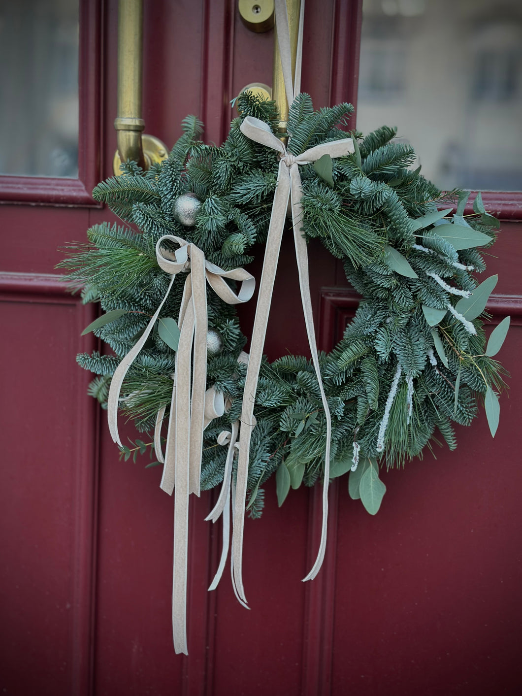 “Beige Velvet” Christmas Wreath