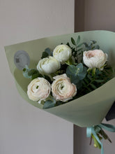 Load image into Gallery viewer, “Hanoi” ranunculus, XL size
